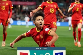 开云体育登录-汉堡球员斯特鲁斯因红牌禁赛一场()