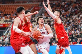 开云体育-CBA球队实力强大，展现出战胜对手的决心()