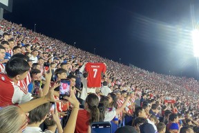 开云-足球赛场再掀热潮，全球球迷热情期待()