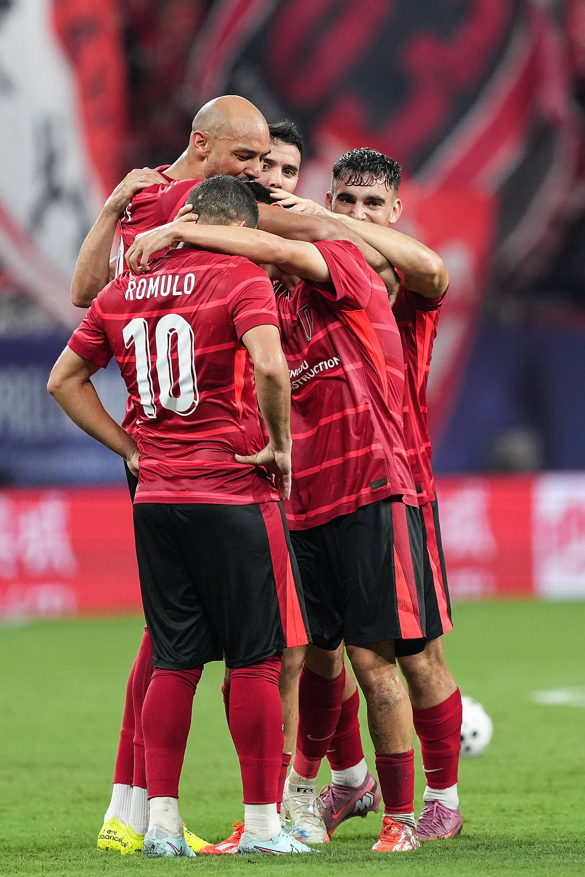 足球明星在亚洲俱乐部足球锦标赛中闪耀登场()  第2张