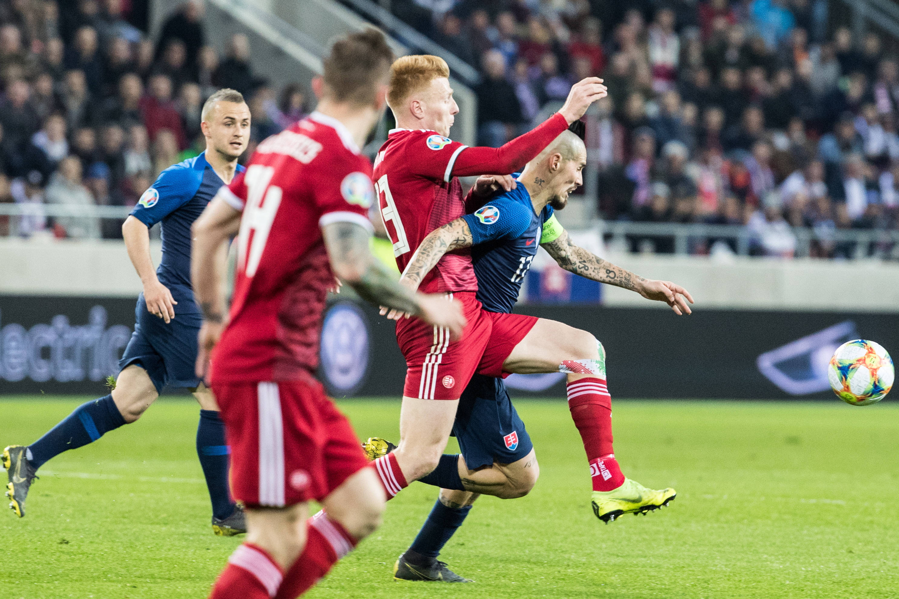 kaiyun app-塞尔维亚队在欧预赛比赛中表现平平，仍有进步空间()  第2张