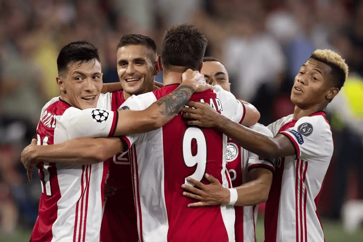 开云体育下载-伊比利亚之战，比利亚雷亚尔取胜()  第2张