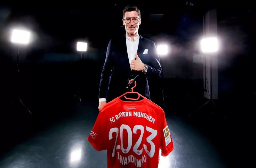 开云体育下载-弗兰克福客场取胜，追赶积分榜前列()  第2张