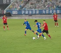 开云体育app-热火球员特纳在比赛中打出出色防守()  第2张