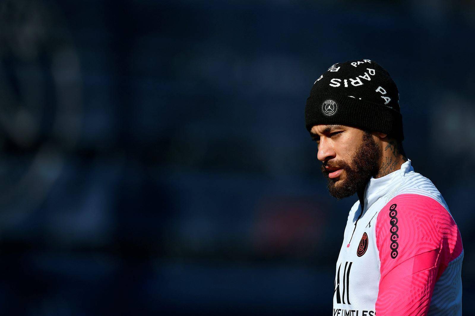 开云体育-摩尼克费尔返回法甲，准备再次征战(穆里尼奥誓言带领本菲卡冲击欧冠)  第2张