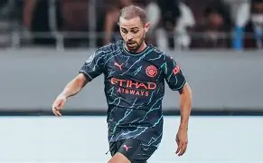 kaiyun sports-曼城逆转罗马：斯特林梅开二度，贝尔纳多破门(贝尔纳多171非球面防蓝光绿膜树脂镜片)  第1张