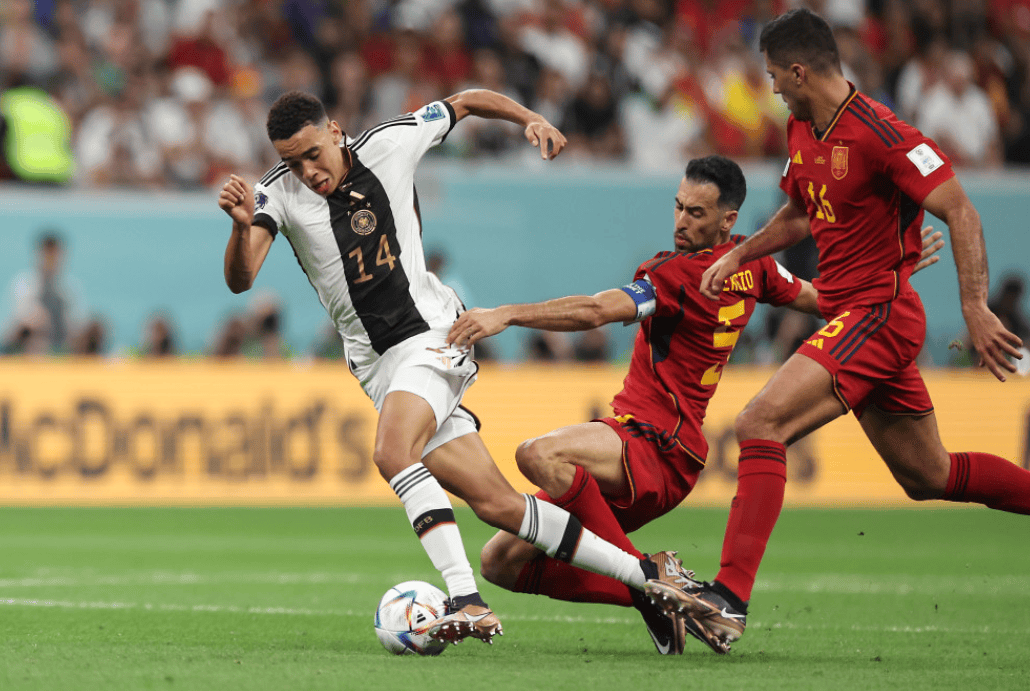 kaiyun sports-西班牙后防坚不可摧，全队零失误()  第2张