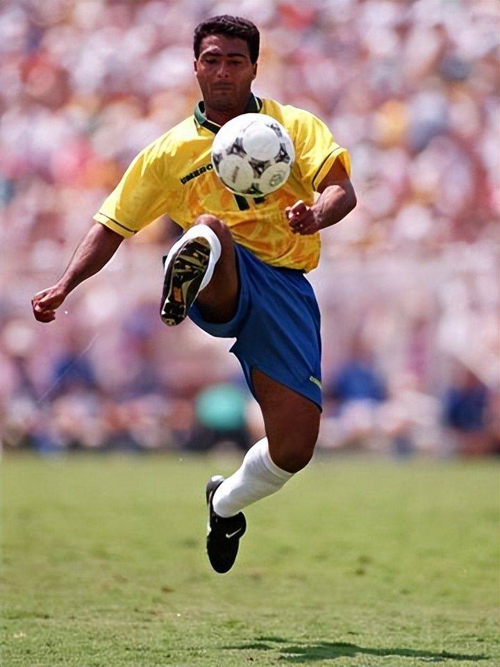 开云体育在线-世界杯盛况回顾：足坛巅峰对决精华重现()  第1张