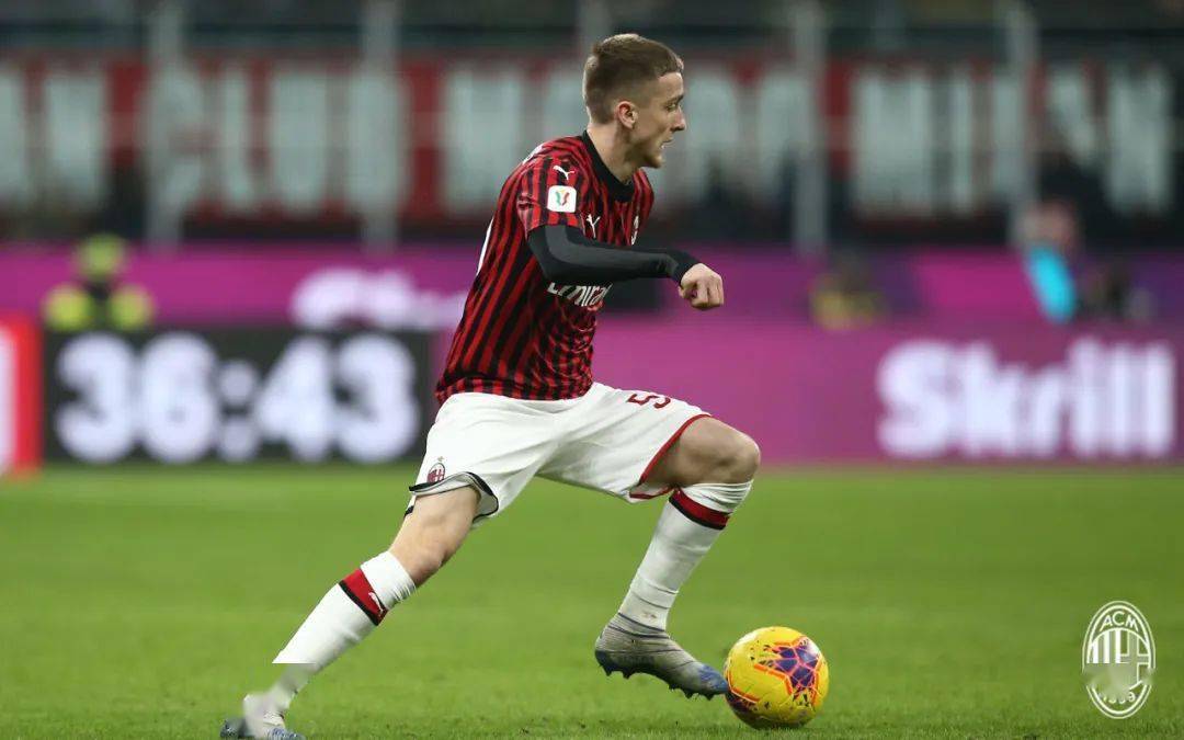 开云官方在线-曼联试图续约梅塔，球队稳定需力争()  第1张