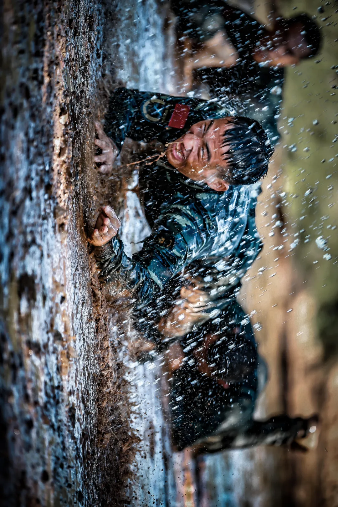 开云官方在线-希洪竖起旗帜，汇聚力量冲锋陷阵！(怀旧服战士冲锋切姿态宏)  第2张